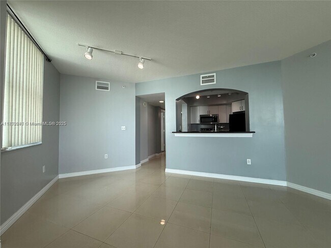 Foto del edificio - 9201 Collins Ave