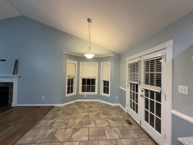 Foto del edificio - Justice Rd Avail for Rent!