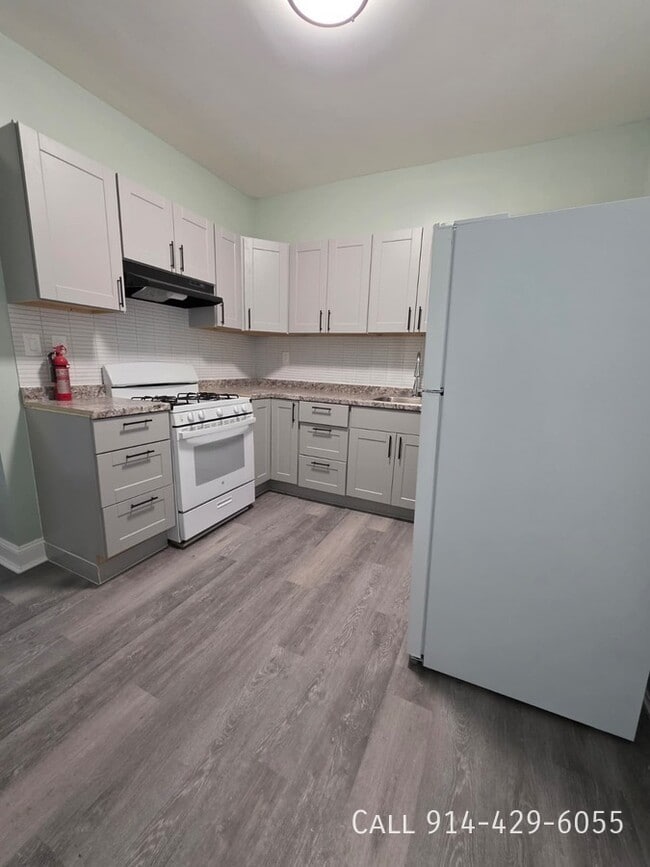 Building Photo - 34 Garfield St