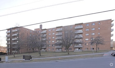 Building Photo - 2600 Finch