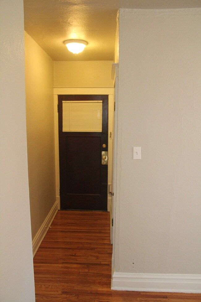 Building Photo - 4756 Bonita Ave