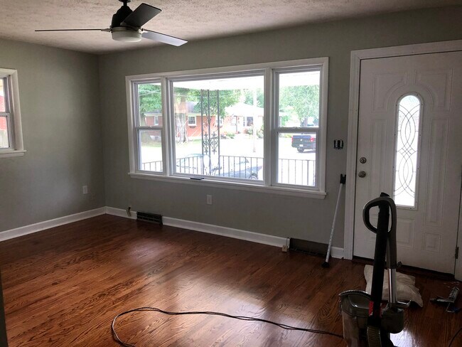 Building Photo - 6503 Glo Jean Way