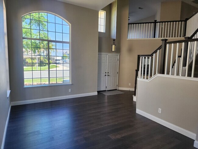 Foto del edificio - Gorgeous 4 Bedroom/3 Bath Home in South Temecula!