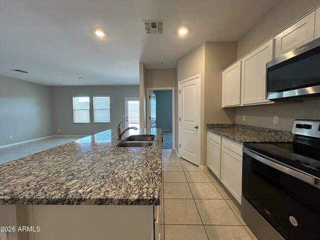 Foto del edificio - 6551 W Magdalena Ln