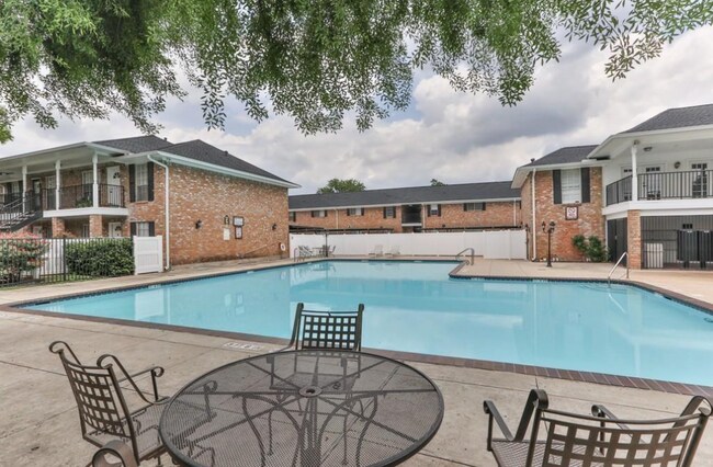 Building Photo - 14333 Memorial Dr