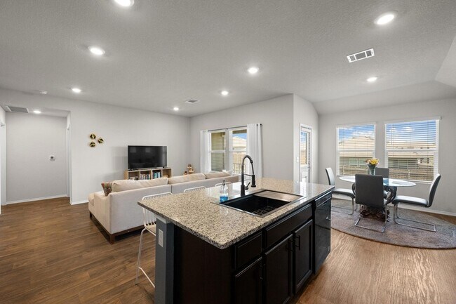 Foto del edificio - 15108 Siberian Elm Ln