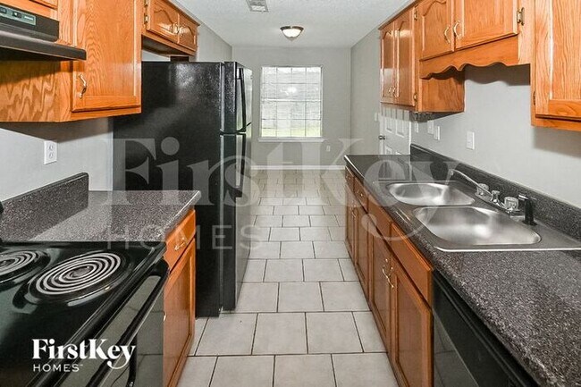 Building Photo - 5430 Fernglen Street