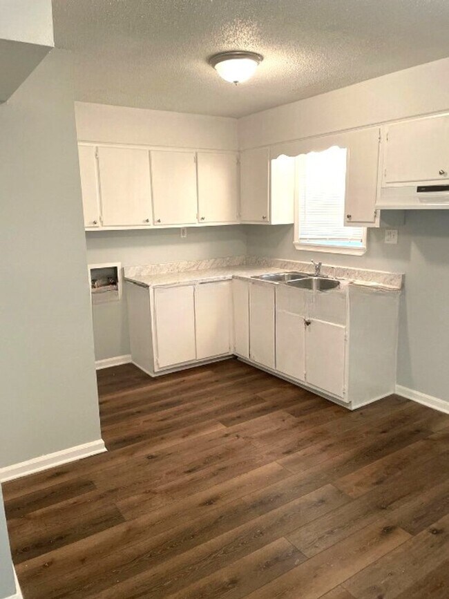 Building Photo - Very Nice Newly Rehabbed Home in Raleigh