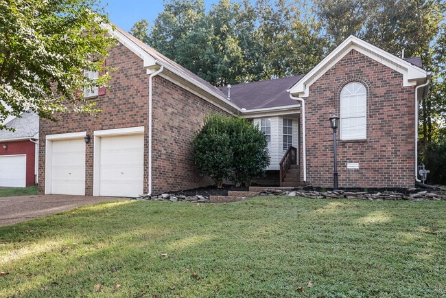Building Photo - 3724 Belle Oaks Dr