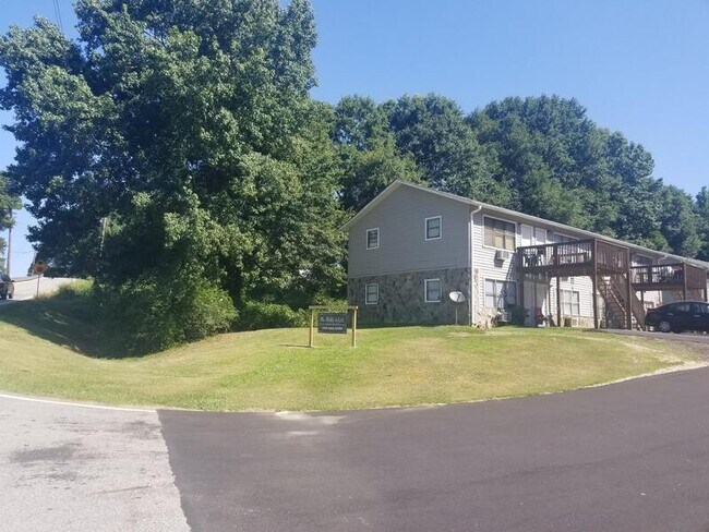 Building Photo - 120 2nd St