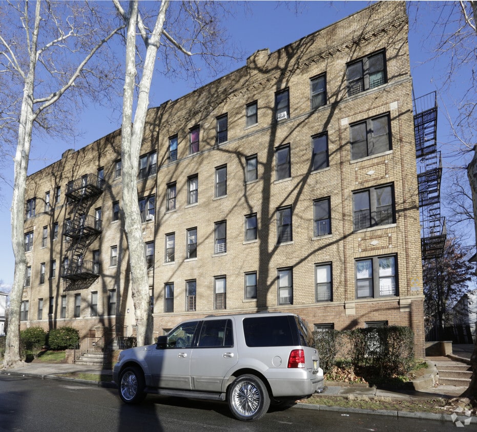 100 Chestnut Street Apartments East Orange Nj Apartments Com