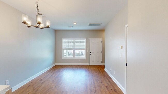 Building Photo - Columbia, TN 2 Bed/2 Bath Townhomes With F...