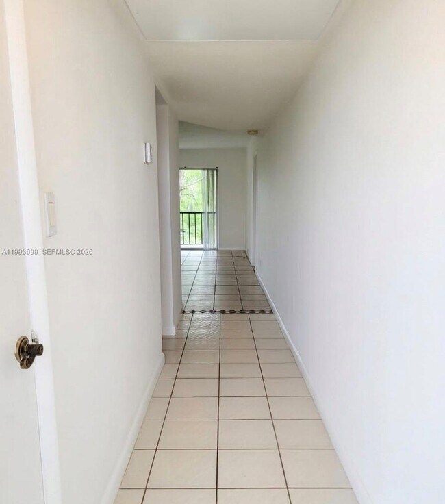 Foto del edificio - 7900 S Colony Cir