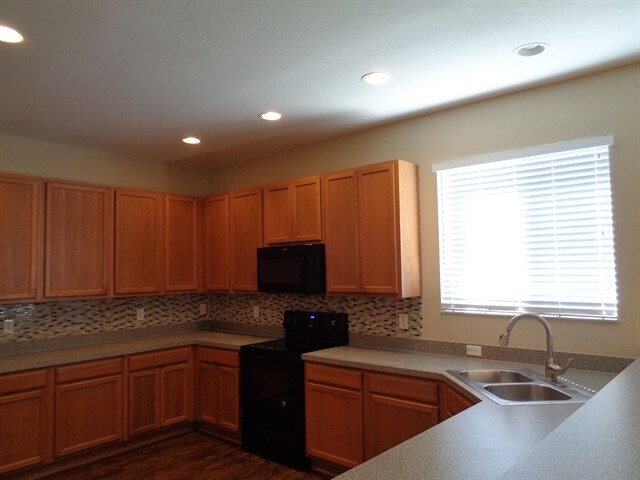 Building Photo - 9125 Bell Rock Pl
