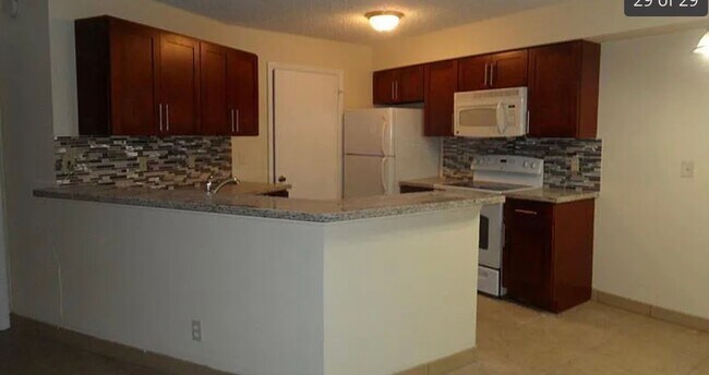 Foto del edificio - Spacious 2/2 Available for Move-In 9/1
