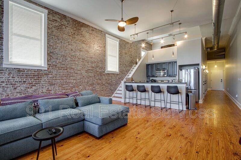 Foto principal - 310 S Main St