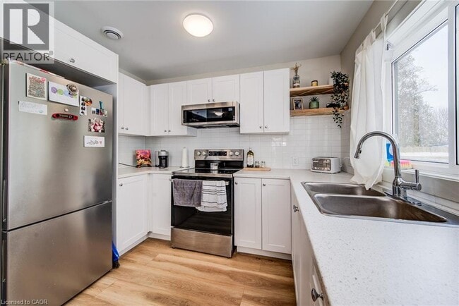 Building Photo - 10 Weaver St