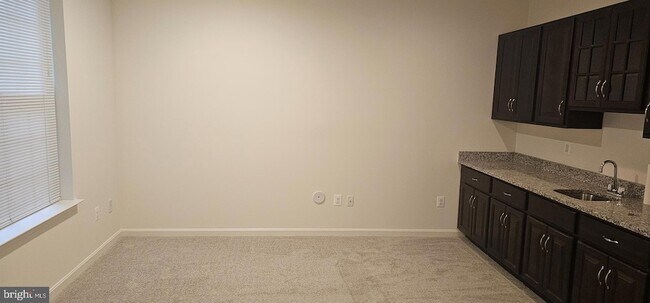 Foto del edificio - 156 Ironwood Ct