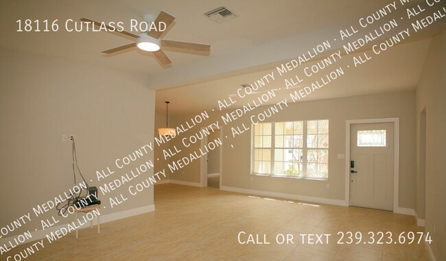 Building Photo - Fort Myers Beach Sailboat Access Home in t...