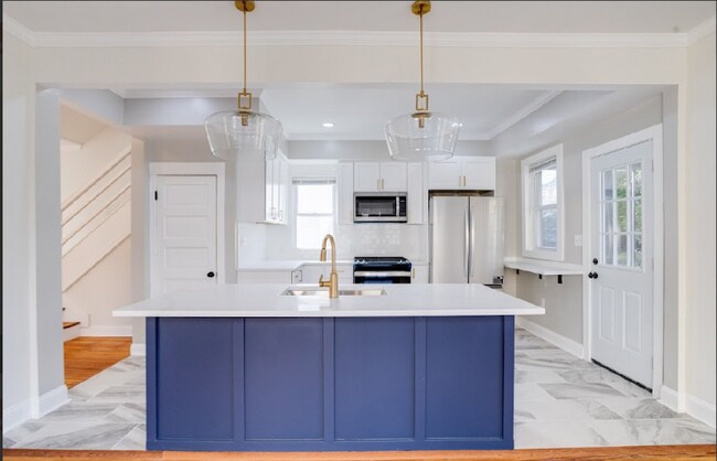 Building Photo - 4202 Fairview Ave