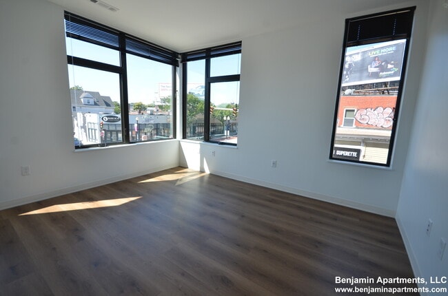 Building Photo - 89 Brighton Ave