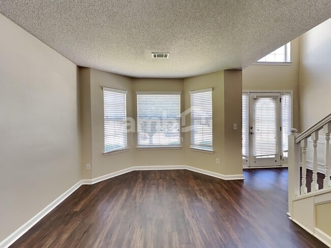 Building Photo - 240 Juliet Dr