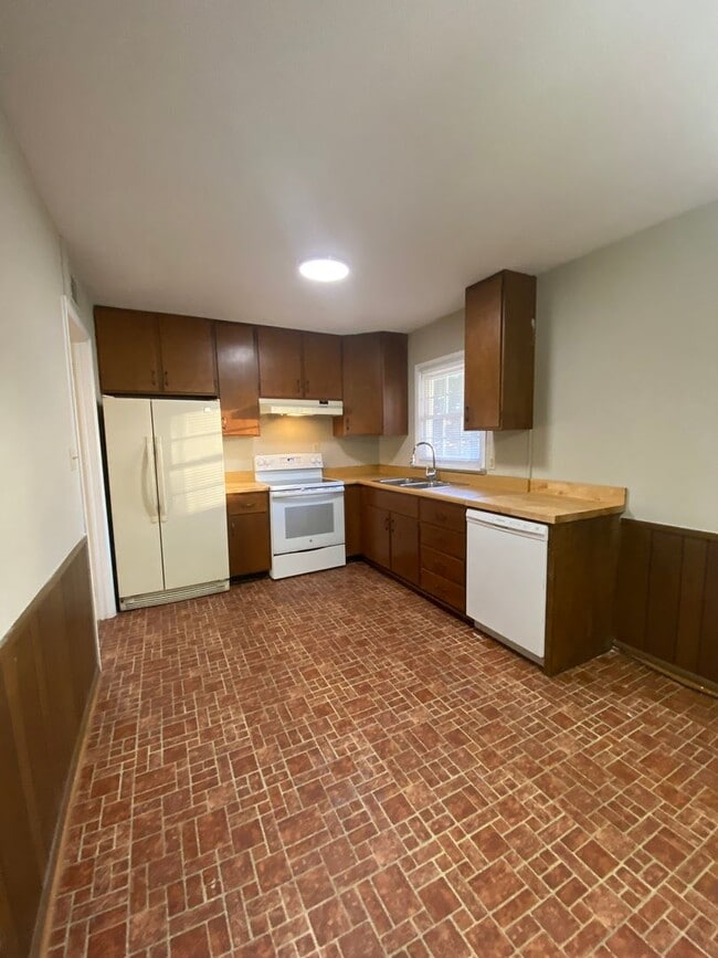 Building Photo - 197 Merlin Dr