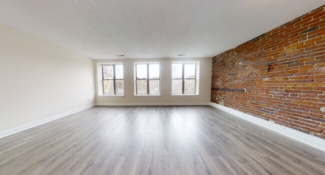 Building Photo - 10 Boylston Pl