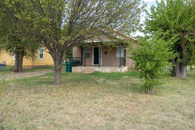 Building Photo - Beautiful 3 Bed 1 Bath Home in NW OKC!