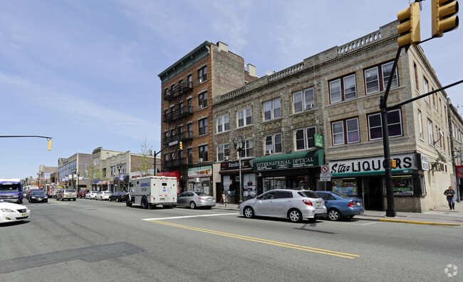 Foto del edificio - 5206-5208 Bergenline Ave