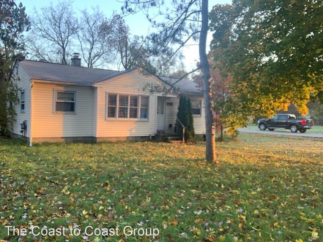 2 br, 1 bath House 27106 Shiawassee House Rental in Southfield, MI