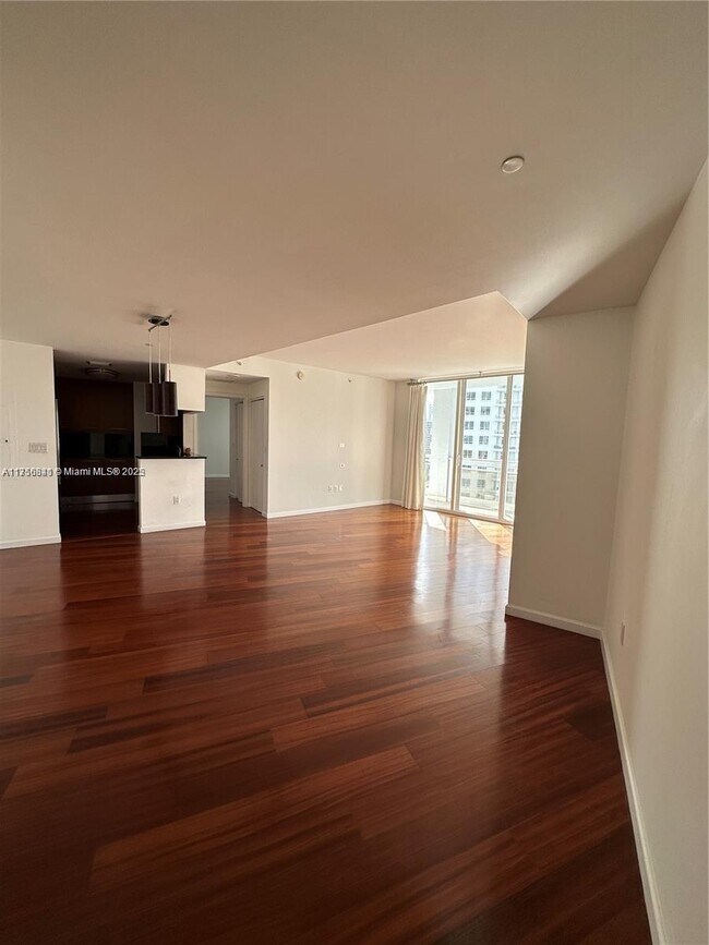 Foto del edificio - 901 Brickell Key Blvd