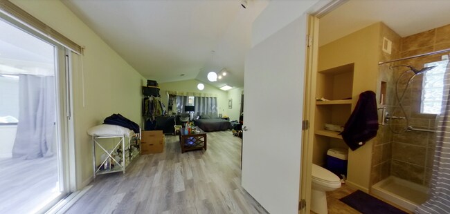 Foto del edificio - 3D Tour Available! West Side Home + Sunroom + Attached Garage + Pets Welcome + Washer & Dryer!  A...