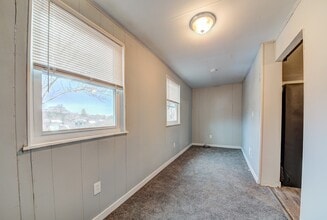 Building Photo - 438 Kathleen St