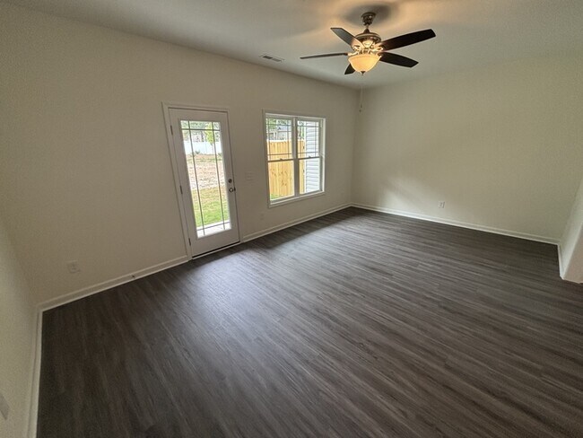 Foto del edificio - 608 S Blackmon St