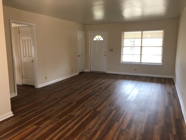 Foto del edificio - Ranch Style 3 Bedroom, 2 Bath Home