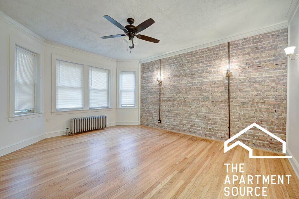 Primary Photo - 2840 N Whipple St