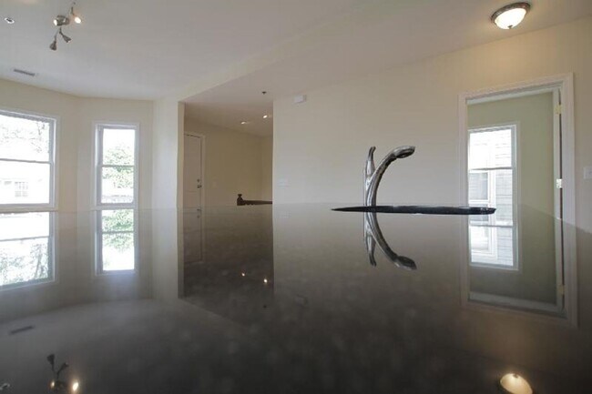 Foto del edificio - Unique BU Apartment