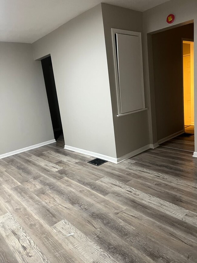 Photo - 1464 W 32nd St Apartment