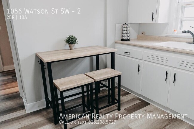 Building Photo - 1056 Watson St SW