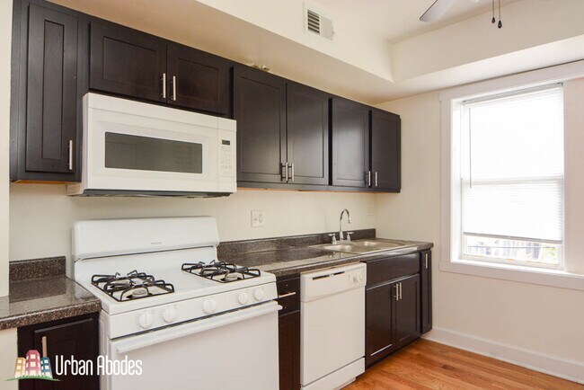 Foto del edificio - 4804 N Avers Ave