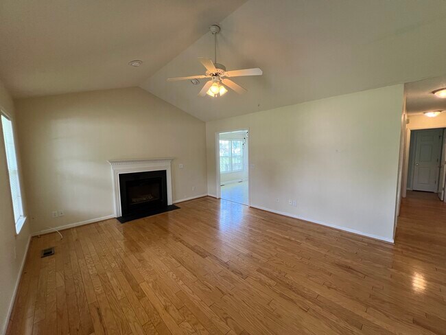 Foto del edificio - 87 Willow Pond Ct