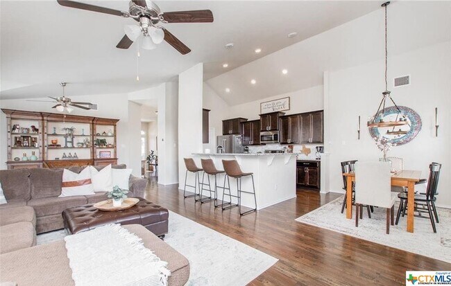 Building Photo - 1309 Blue Leaf Dr