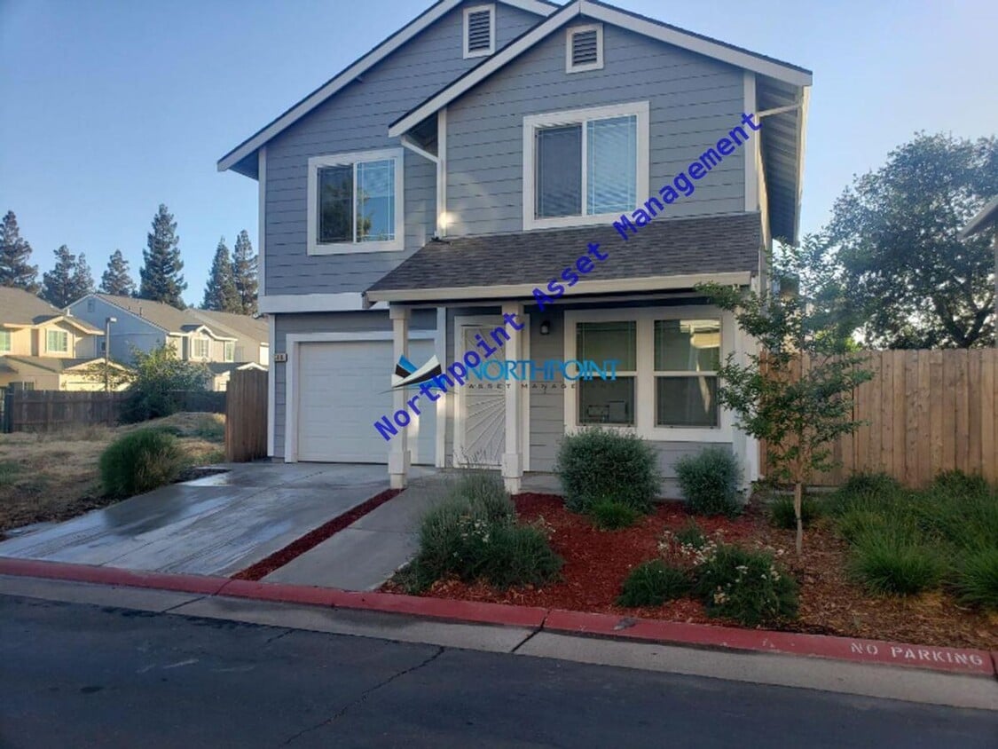 4 BR/2.5 BA | Newly Renovated Single Family Home | 1-Car Covered Parking | Fully Fenced Backyard - 4 BR/2.5 BA | Newly Renovated Single Family Home | 1-Car Covered Parking | Fully Fenced Backyard