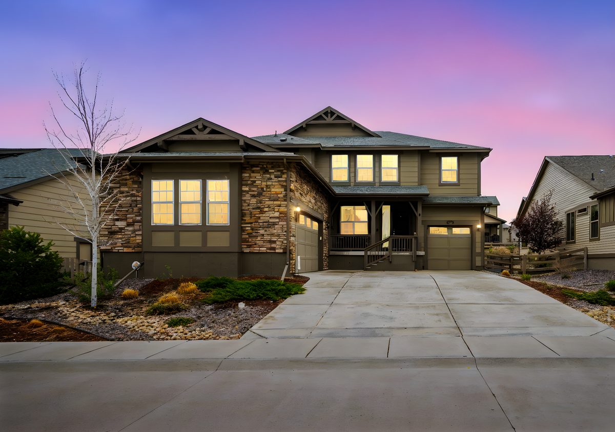 Foto principal - Luxury 4BD, 3.5BA Sterling Ranch Home with...