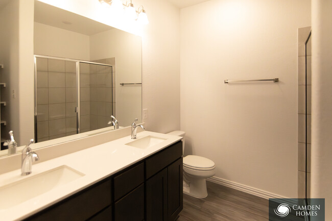 Building Photo - 4540 Turnbull Dr