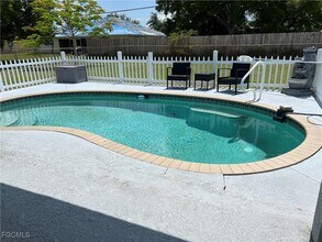 Building Photo - 1333 SE 8th Ave