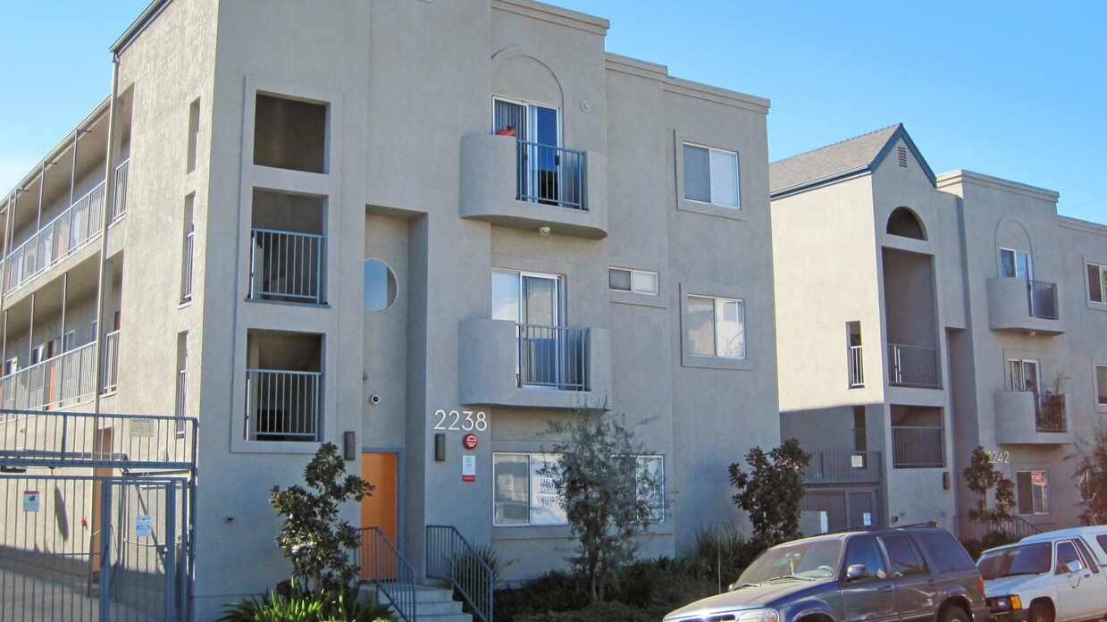 Building Photo - 2238 Las Colinas Ave