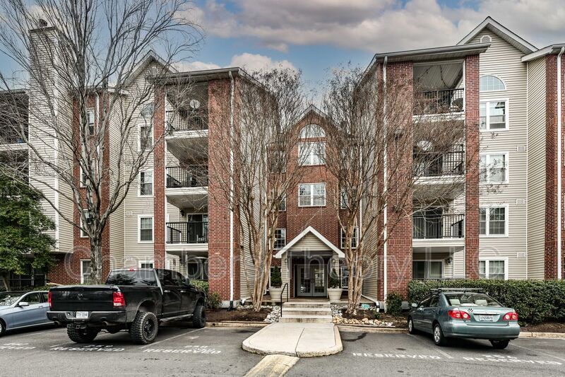 3315 Wyndham Cir Unit 3232, Alexandria, VA 22302 Condo for Rent in