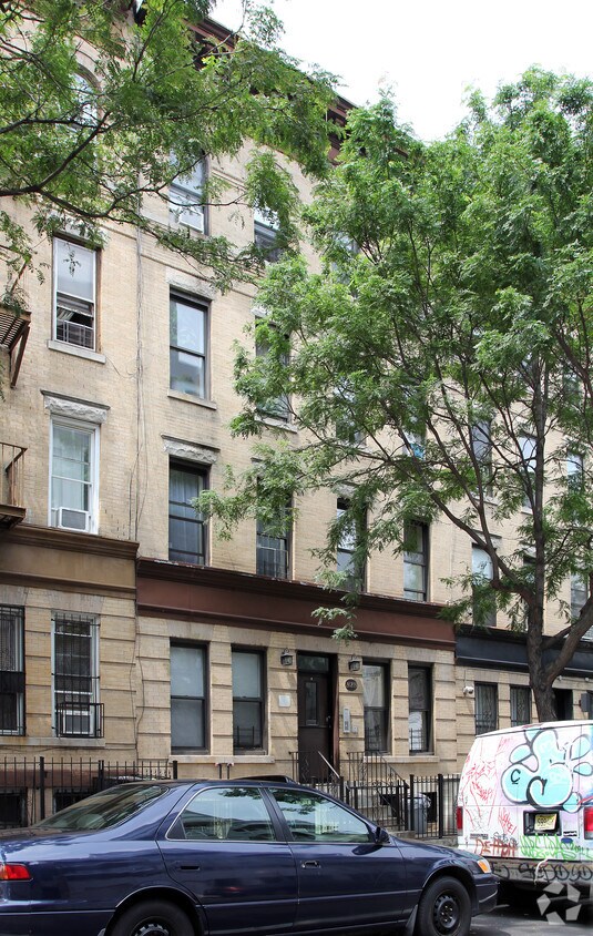 Foto principal - 828 Classon Ave